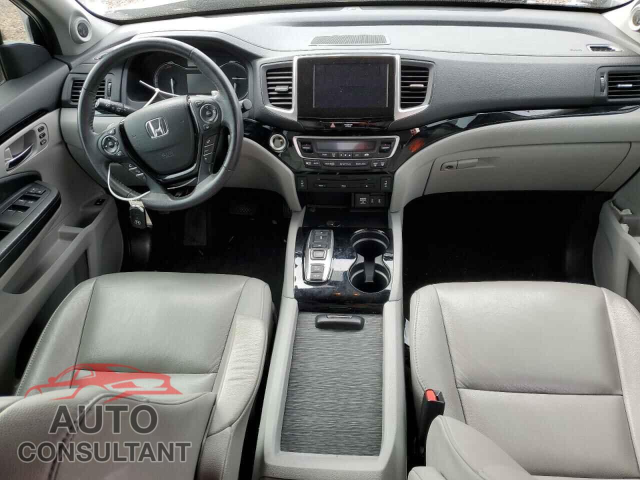HONDA PILOT 2017 - 5FNYF5H98HB007650