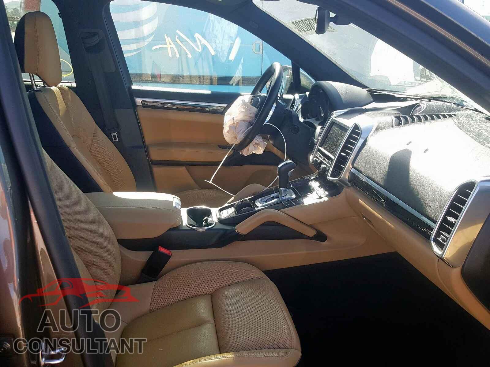 PORSCHE CAYENNE 2016 - WP1AA2A28GLA11042