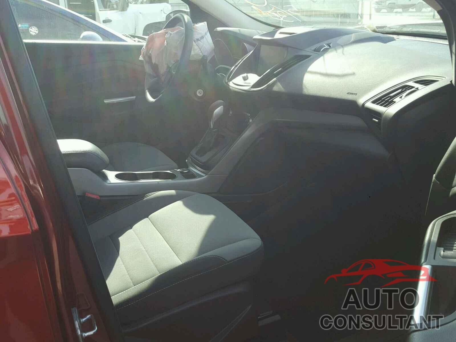 FORD ESCAPE 2015 - 1FMCU9GX3FUA77418