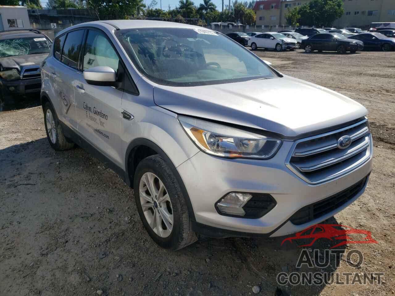 FORD ESCAPE 2017 - 1FMCU0GD5HUD04693