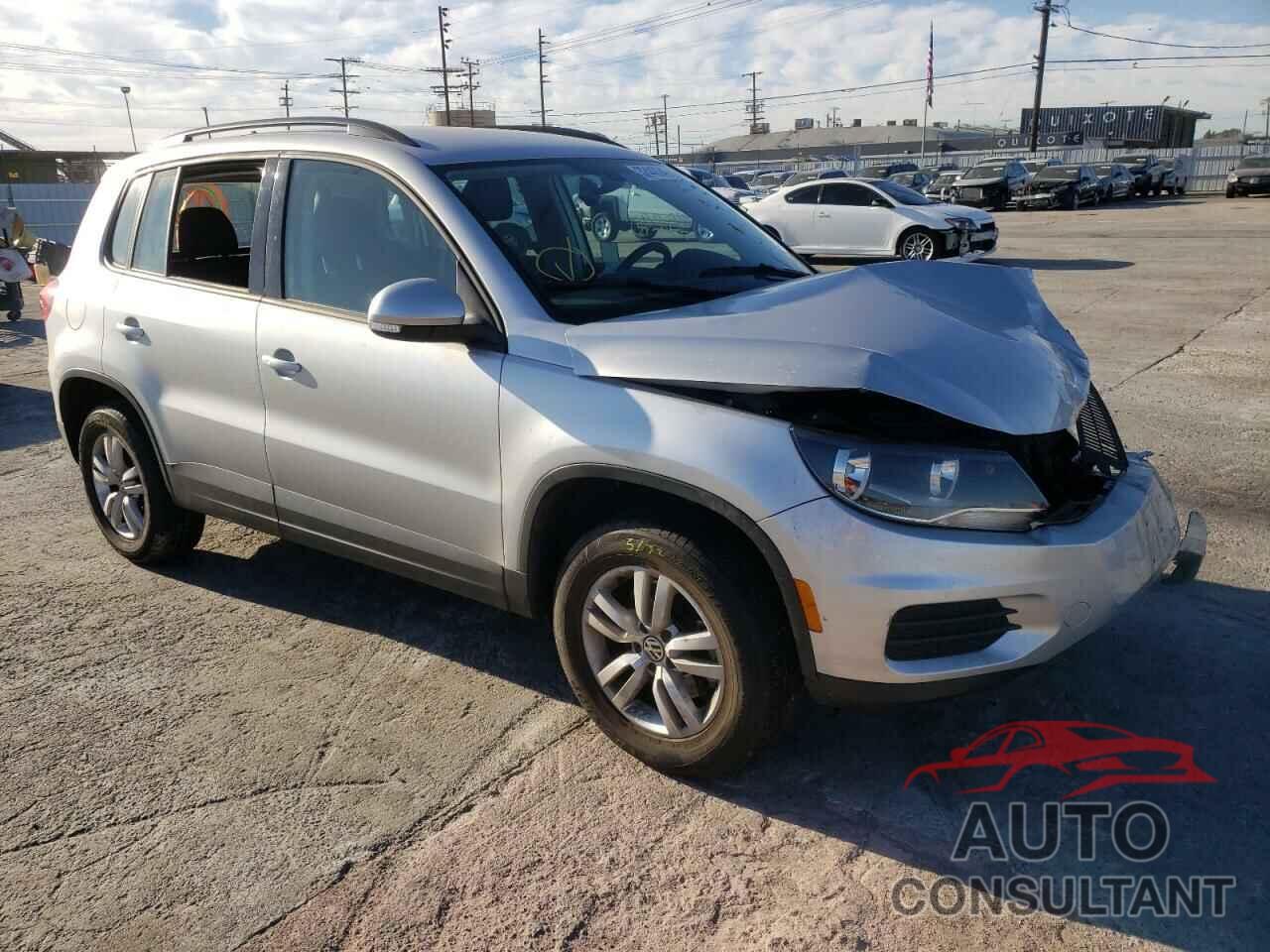 VOLKSWAGEN TIGUAN 2017 - WVGAV7AX5HK003482