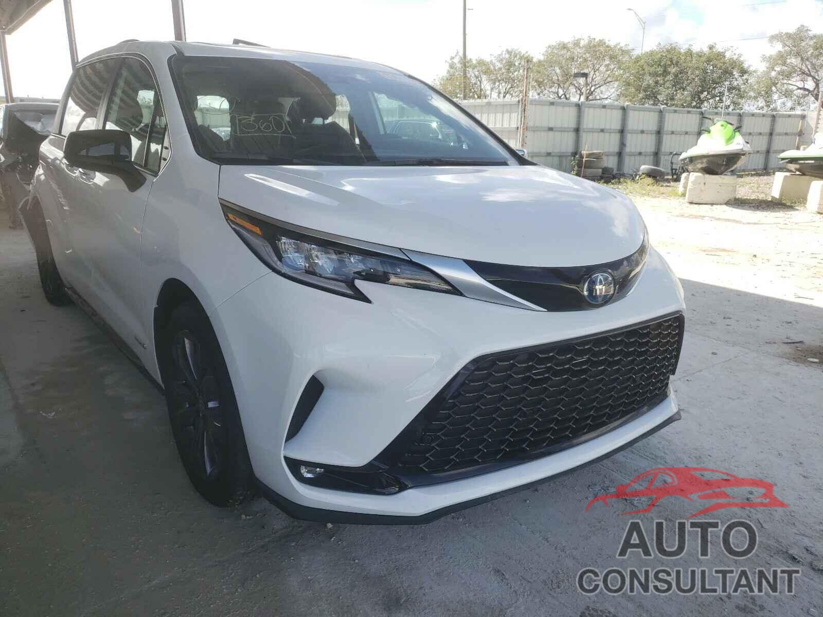 TOYOTA SIENNA 2021 - 5TDXRKEC5MS009458