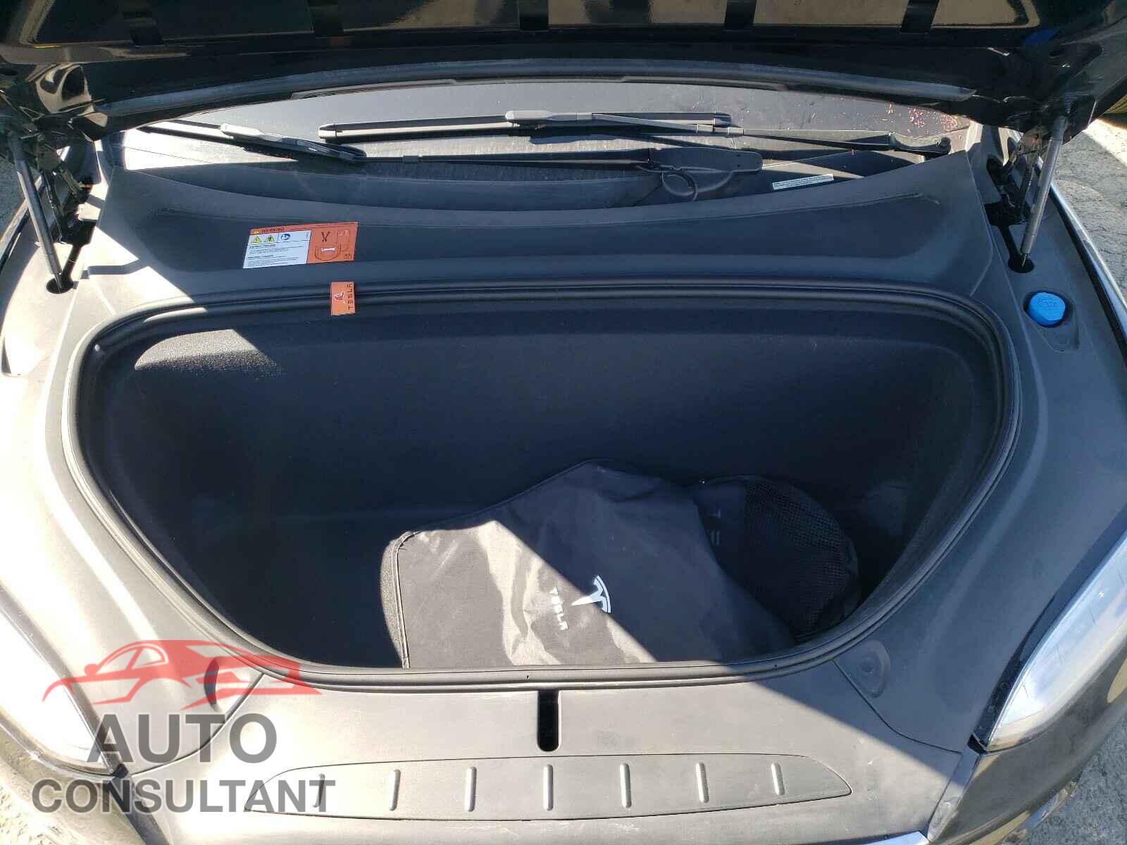 TESLA MODEL X 2016 - 5YJXCBE24GF017018