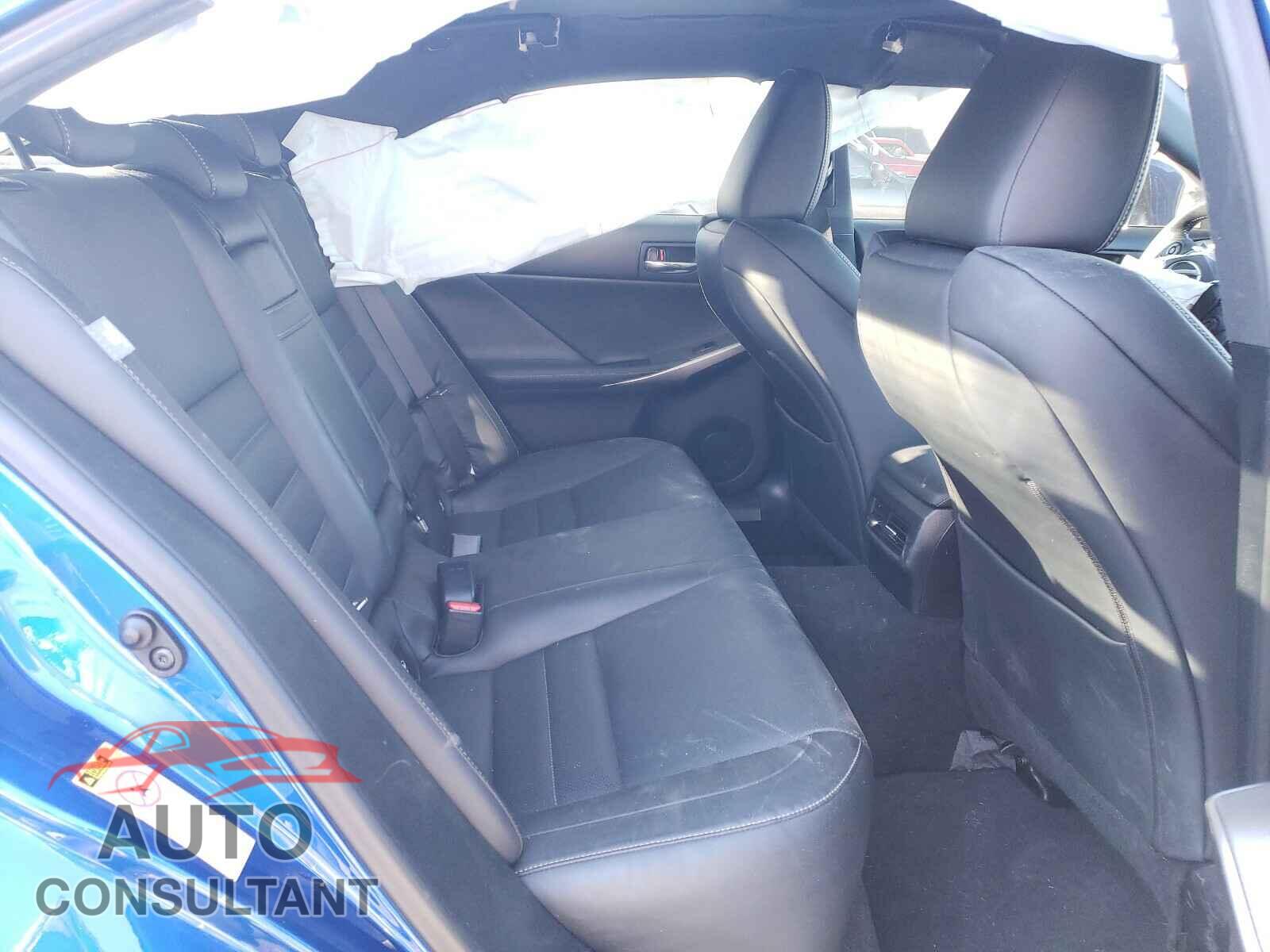 LEXUS IS 2016 - JTHBA1D21G5004013