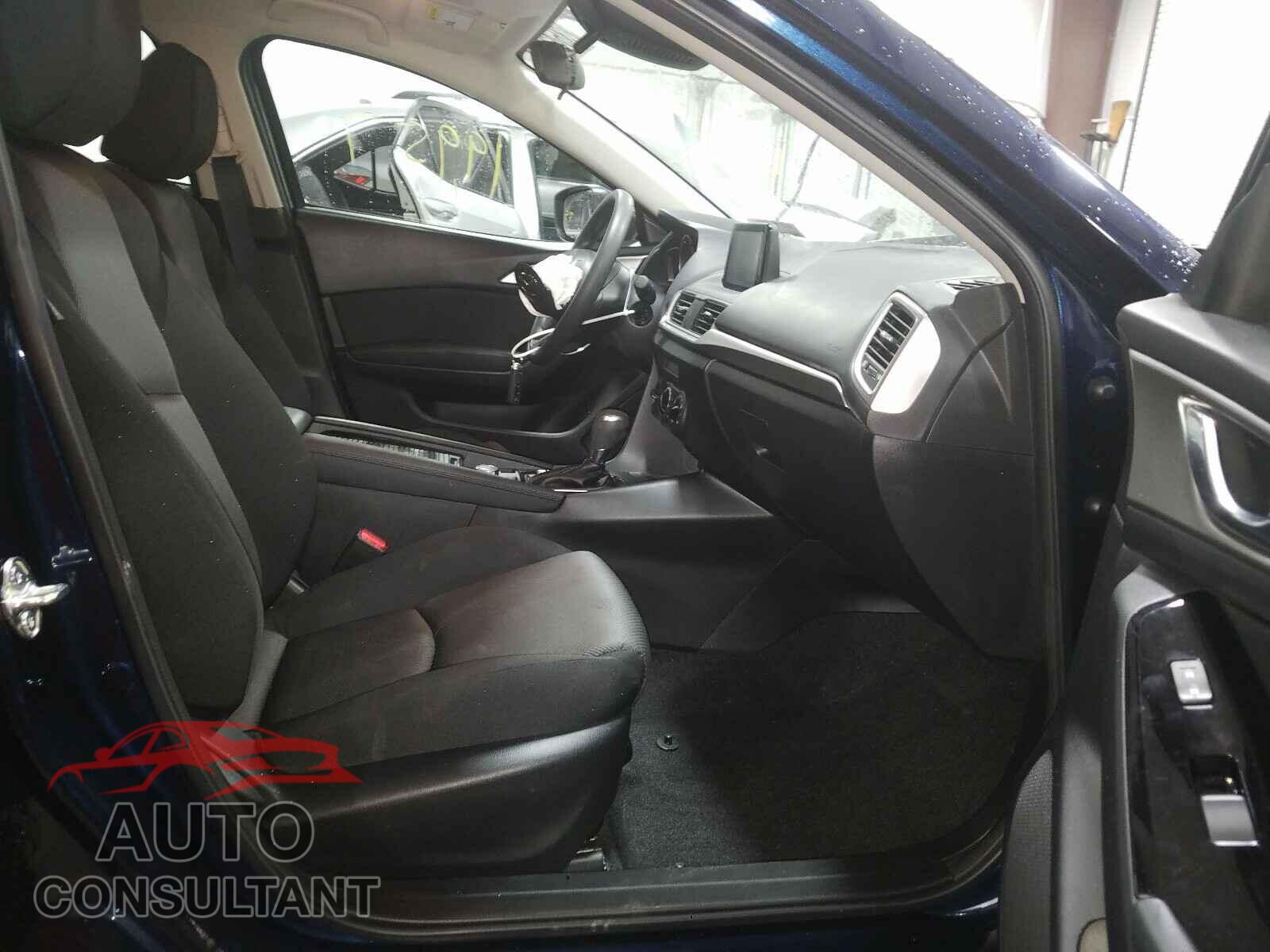 MAZDA 3 2018 - 3MZBN1K75JM205433