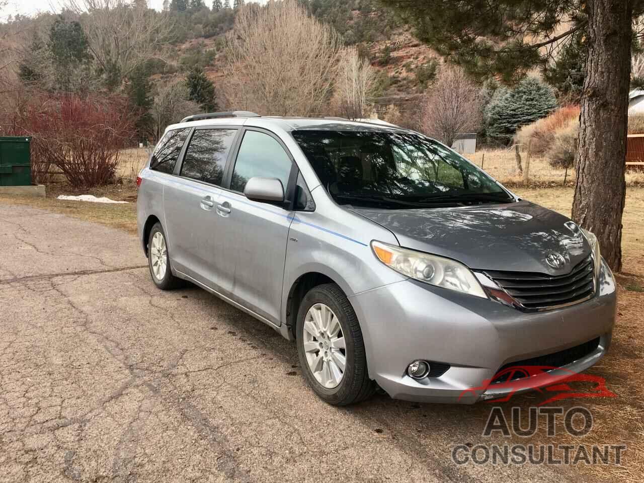 TOYOTA SIENNA 2016 - 5TDJK3DC8GS132760