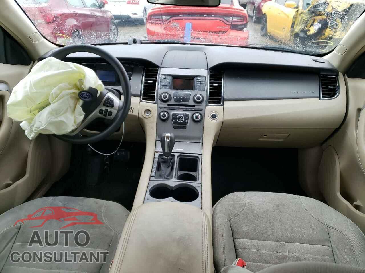 FORD TAURUS 2018 - 1FAHP2D89JG110103