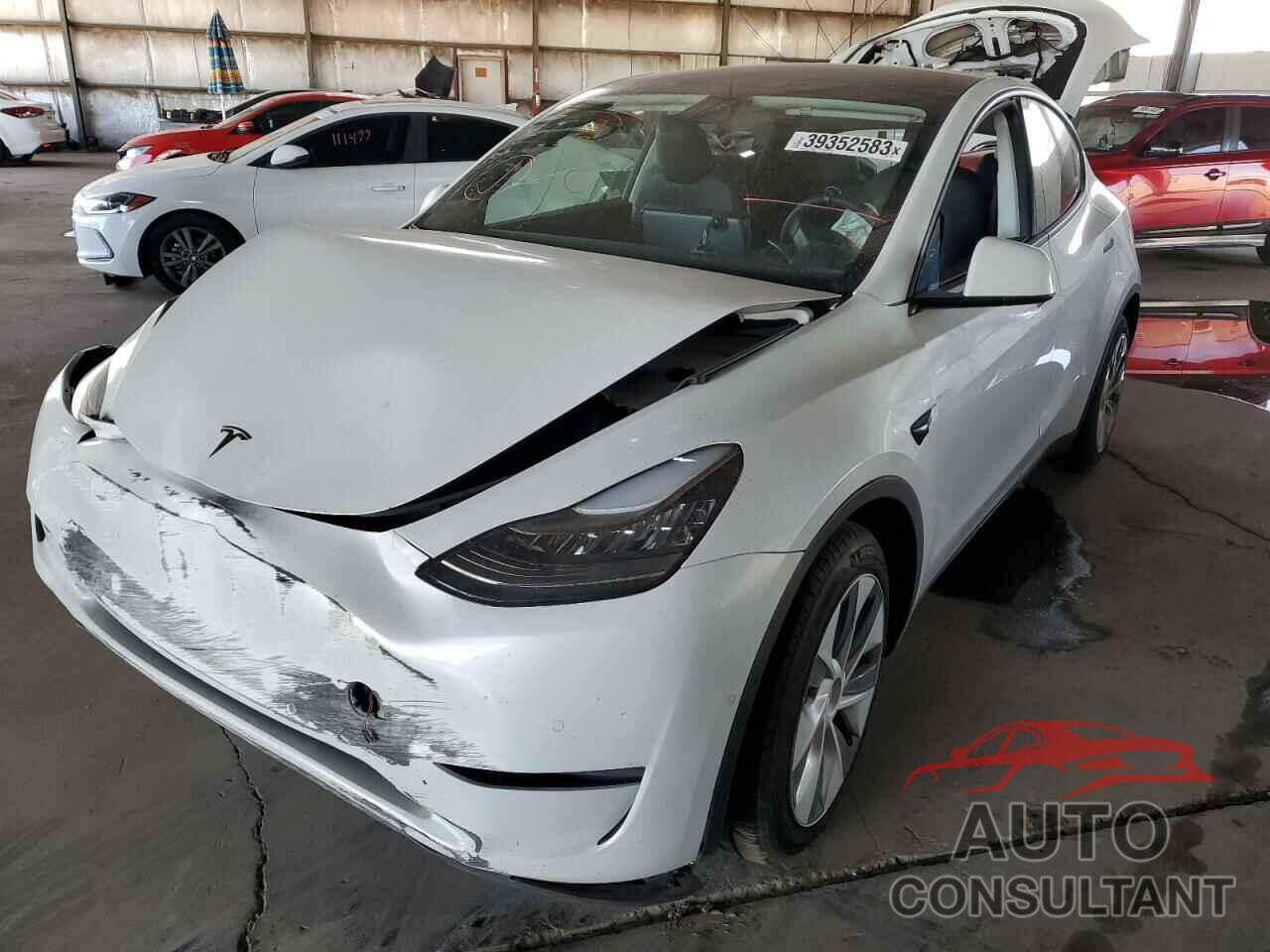 TESLA MODEL Y 2021 - 5YJYGDEE4MF075141