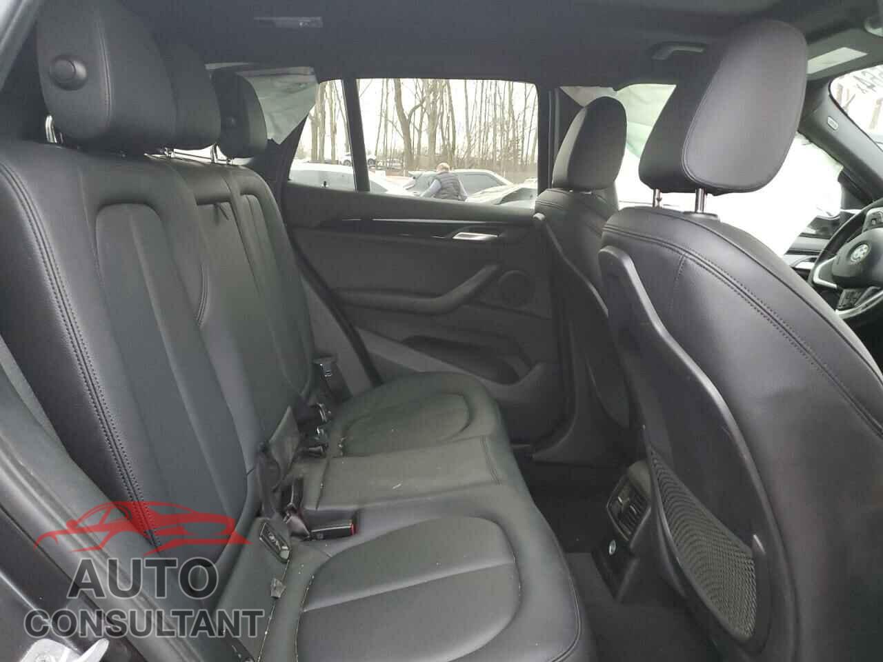 BMW X1 2017 - WBXHT3C32H5F83631