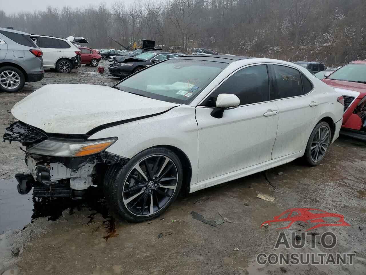 TOYOTA CAMRY 2018 - 4T1B61HKXJU063762