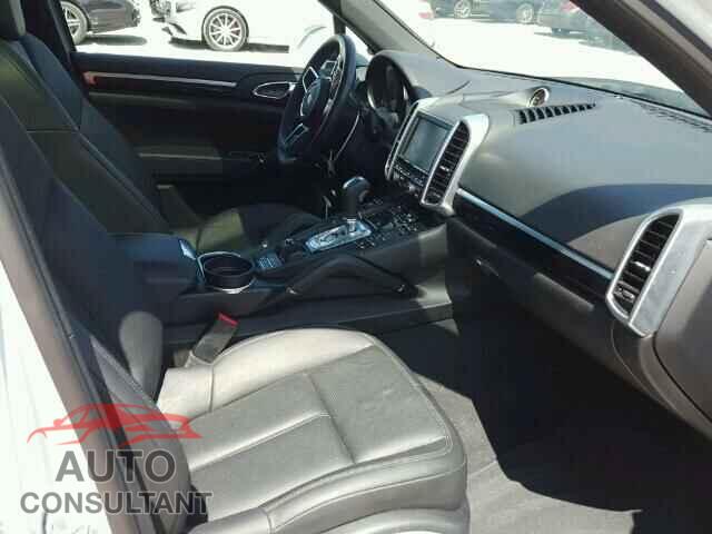 PORSCHE CAYENNE 2016 - WP1AA2A21GKA12443
