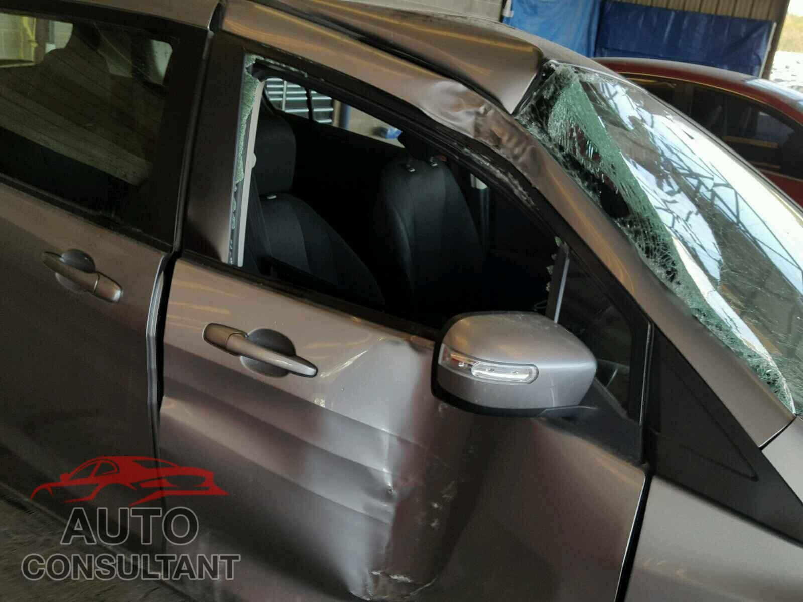 MAZDA 5 2015 - JM1CW2BL8F0186572