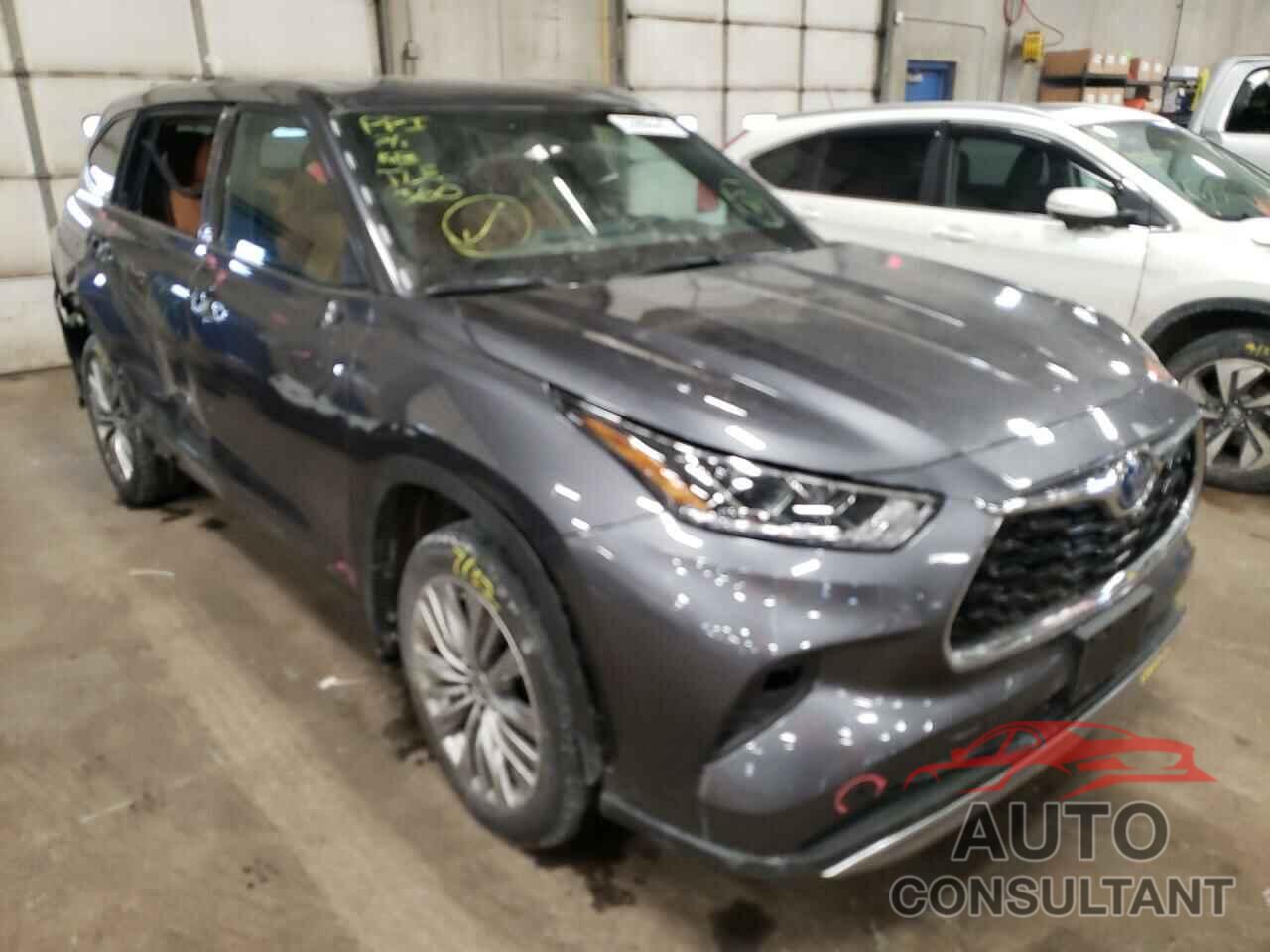 TOYOTA HIGHLANDER 2021 - 5TDEBRCH3MS043658