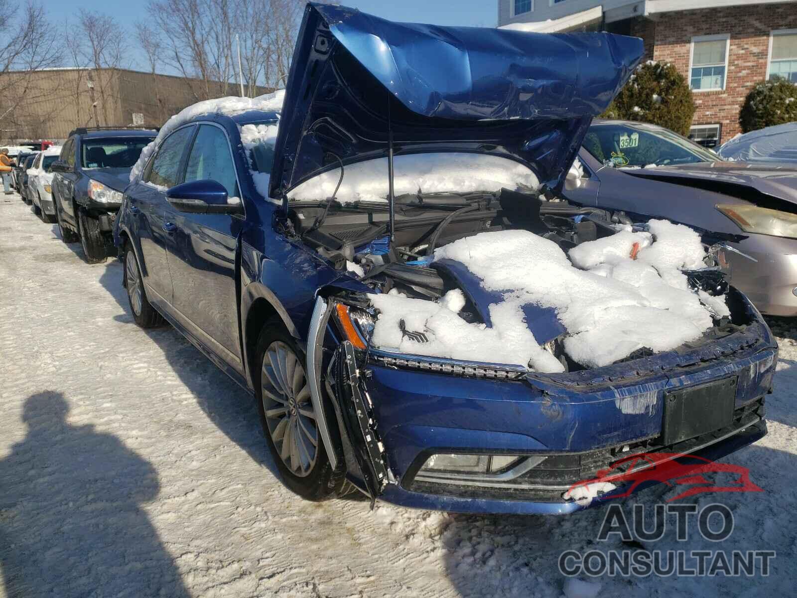 VOLKSWAGEN PASSAT 2017 - 1VWBT7A32HC051069