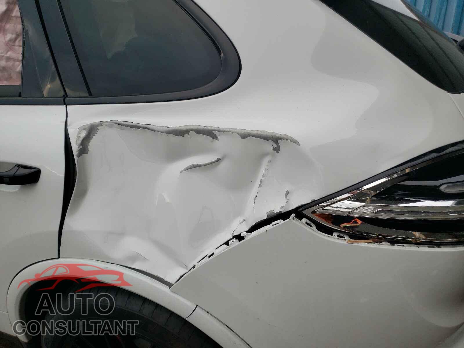 PORSCHE CAYENNE 2017 - WP1AA2A22HKA86889