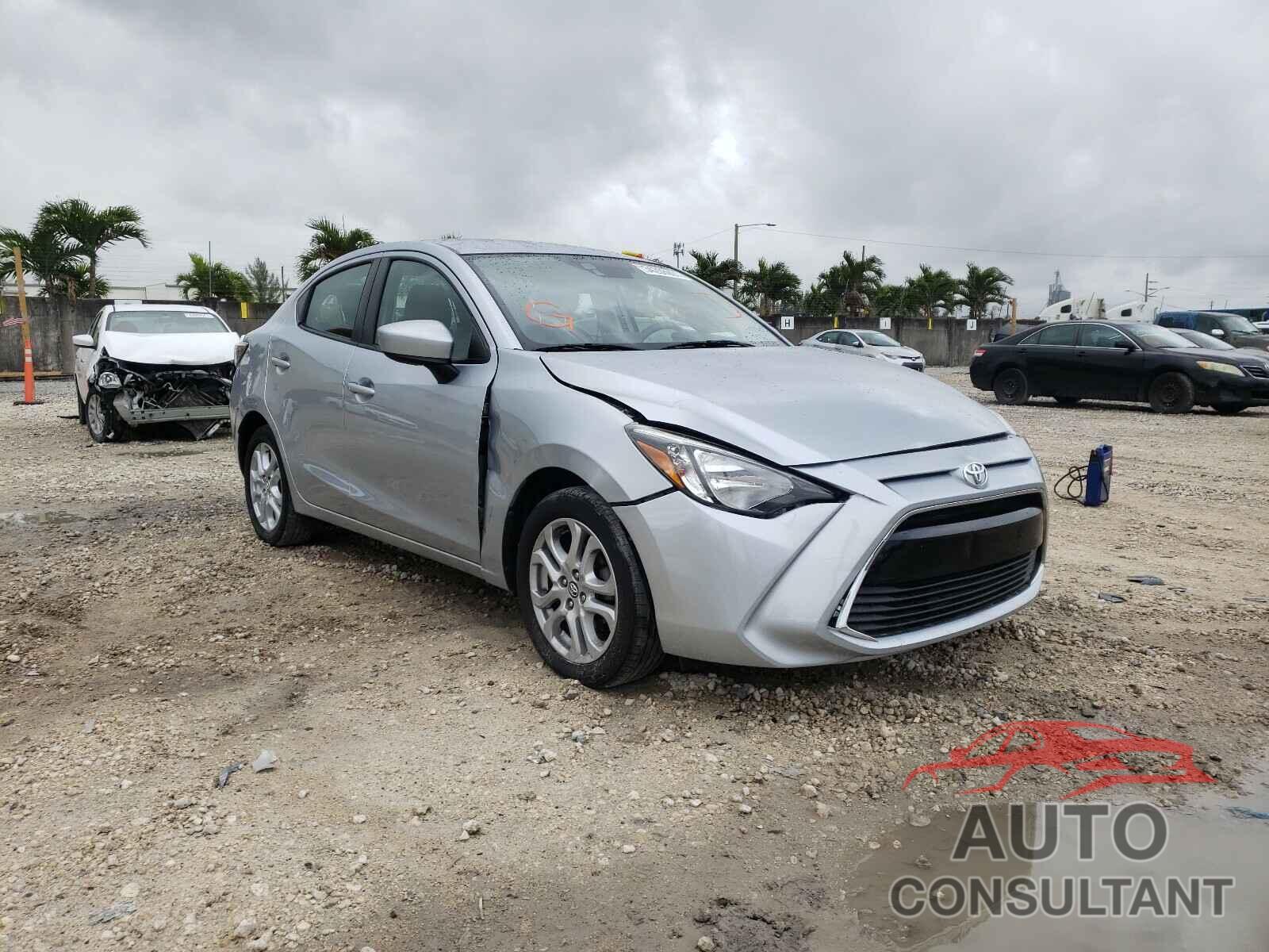 TOYOTA YARIS 2018 - 3MYDLBYV1JY302152