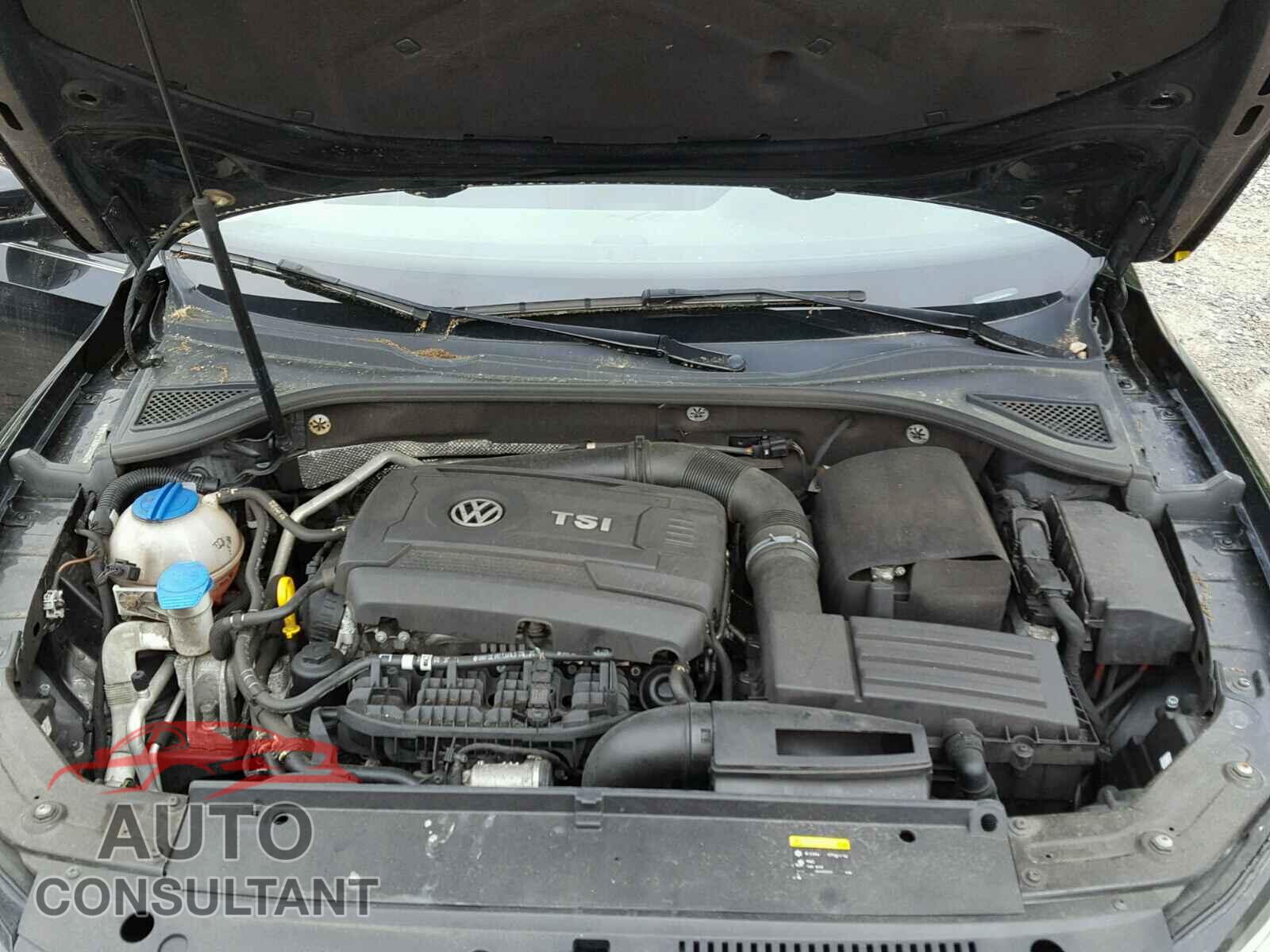 VOLKSWAGEN PASSAT 2015 - 1VWAT7A35FC044075