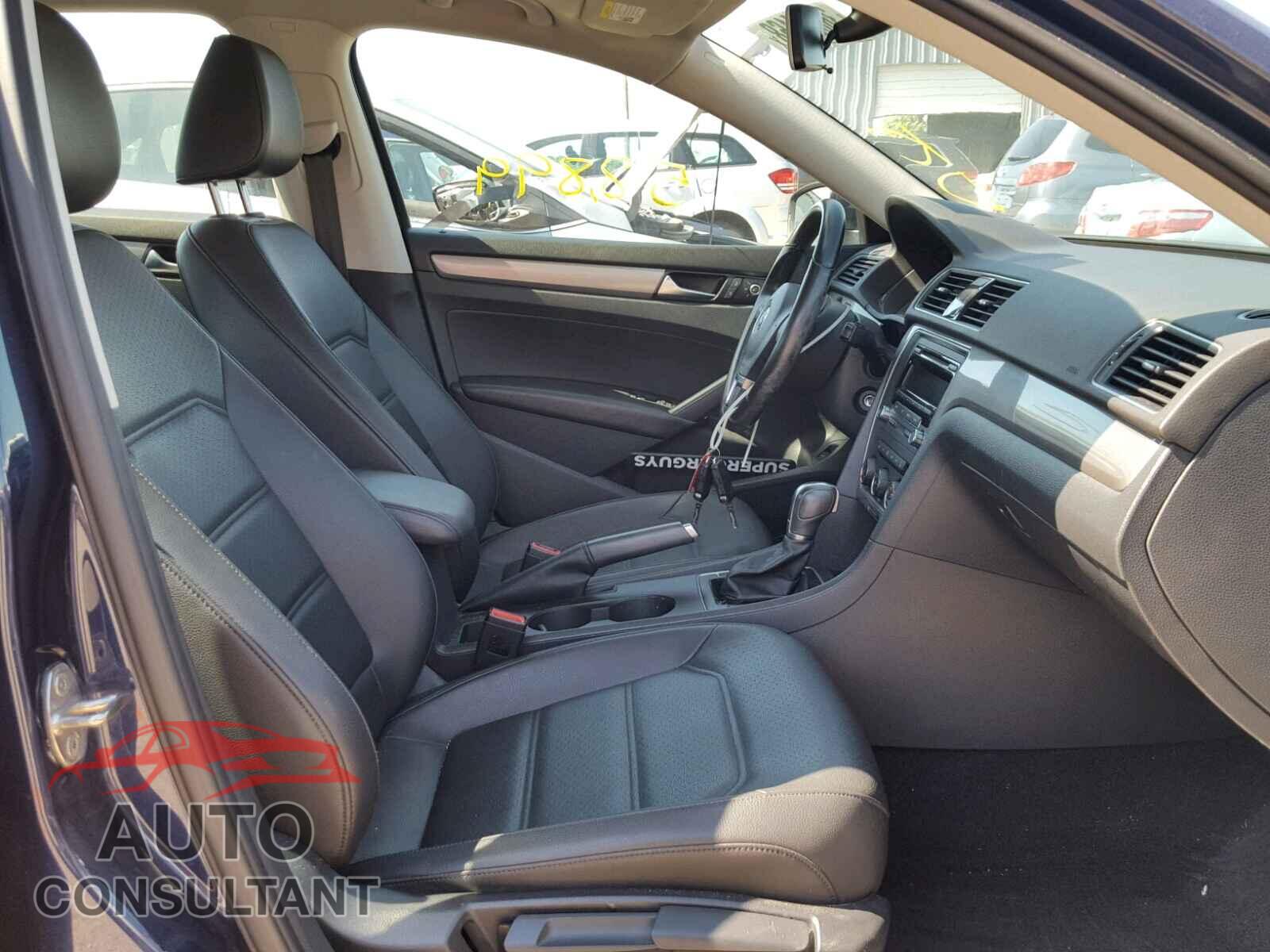 VOLKSWAGEN PASSAT 2015 - 1VWAT7A36FC049141