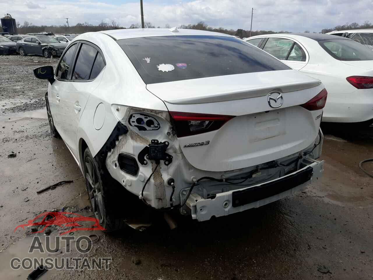 MAZDA 3 2018 - 3MZBN1W34JM201722