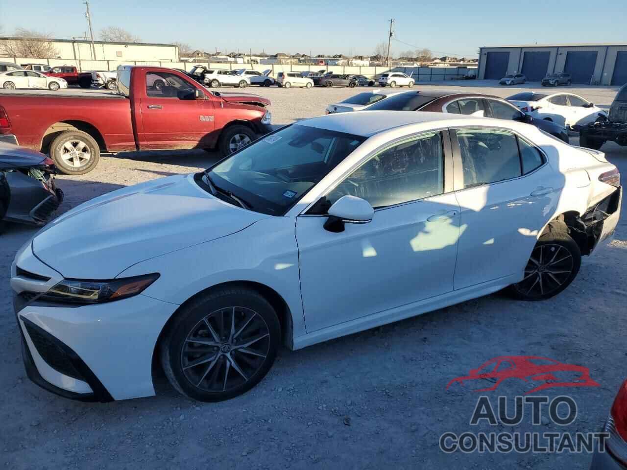 TOYOTA CAMRY 2022 - 4T1G11AK2NU703113