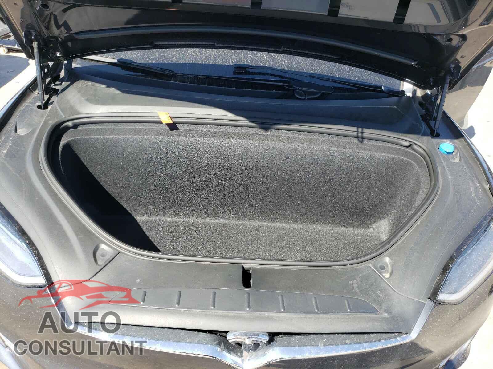 TESLA MODEL X 2017 - 5YJXCBE2XHF053541
