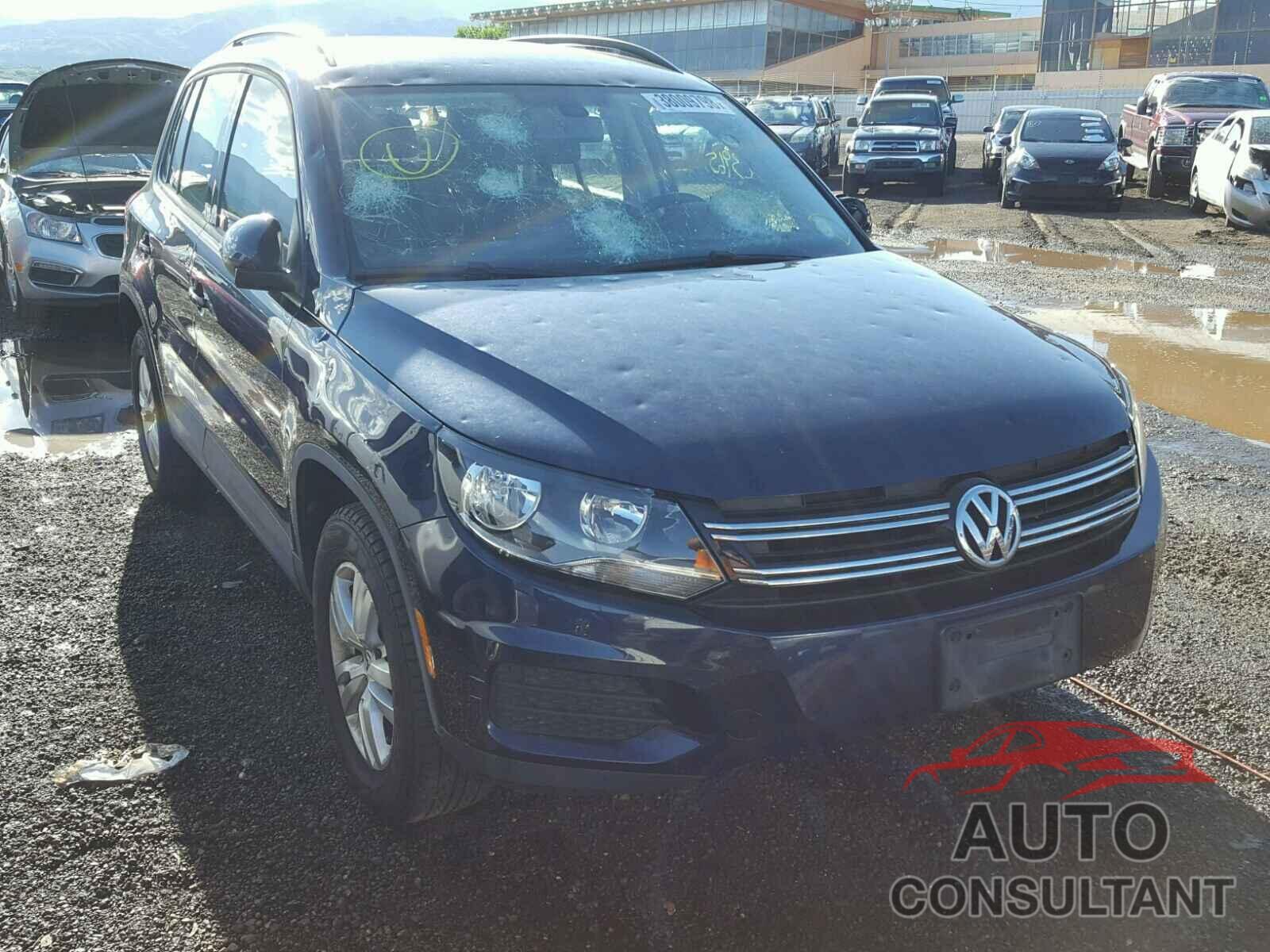 VOLKSWAGEN TIGUAN S 2016 - WVGBV7AX3GW568941