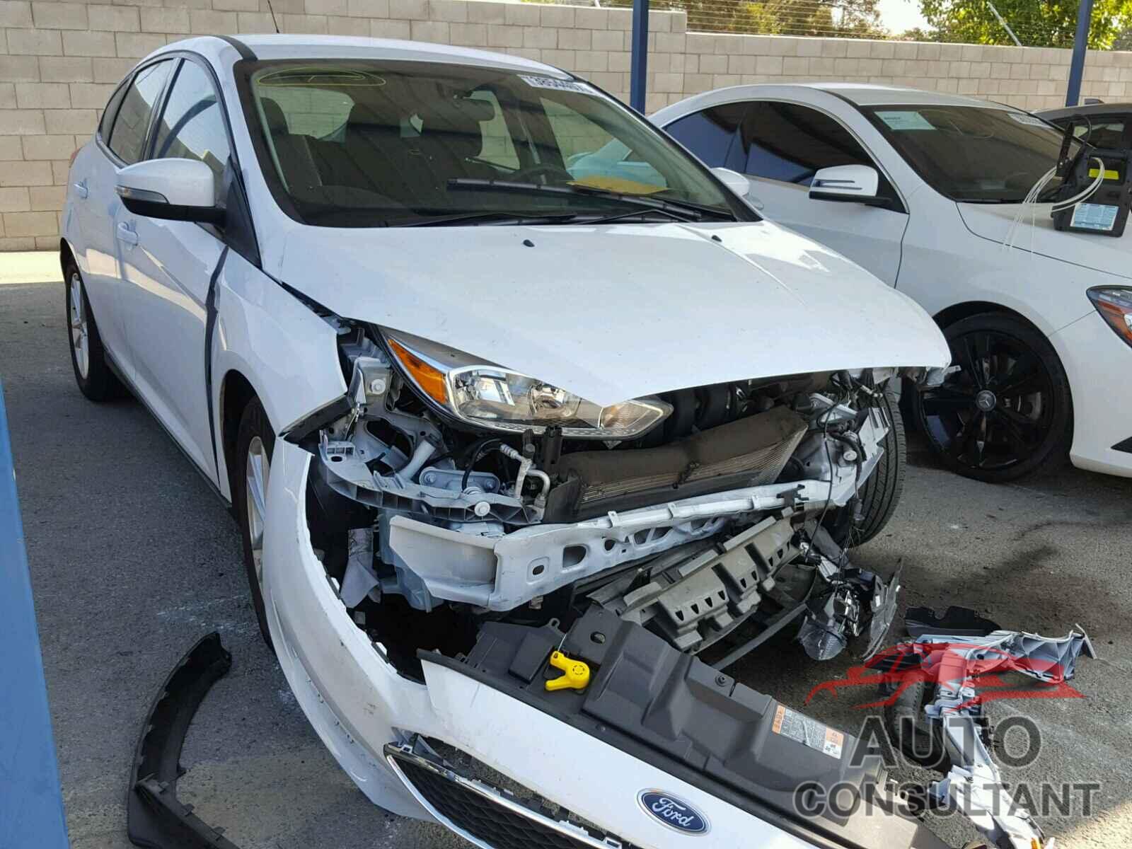 FORD FOCUS 2016 - 1FADP3K27GL352357