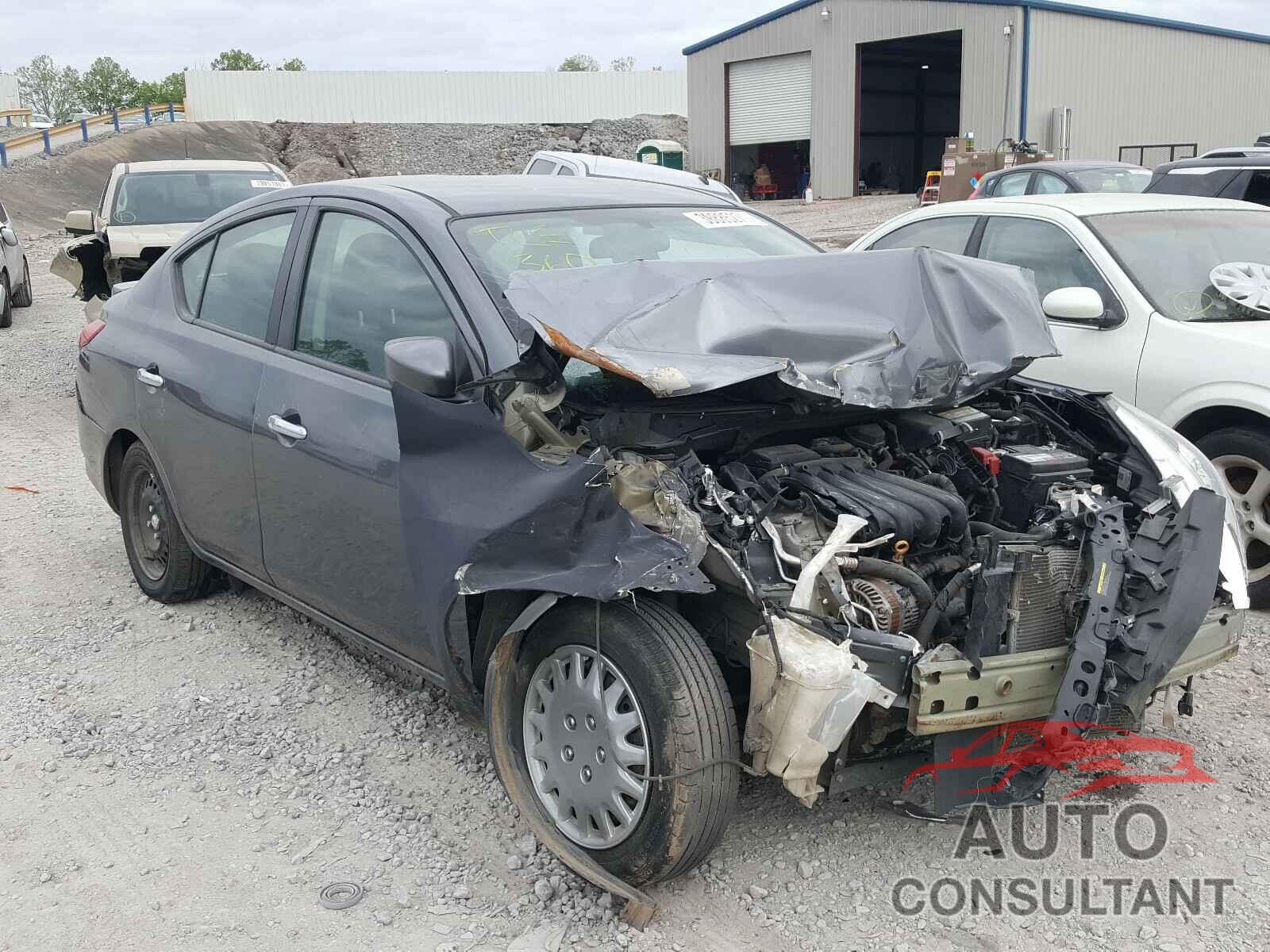 NISSAN VERSA 2018 - 3N1CN7AP2JL803600