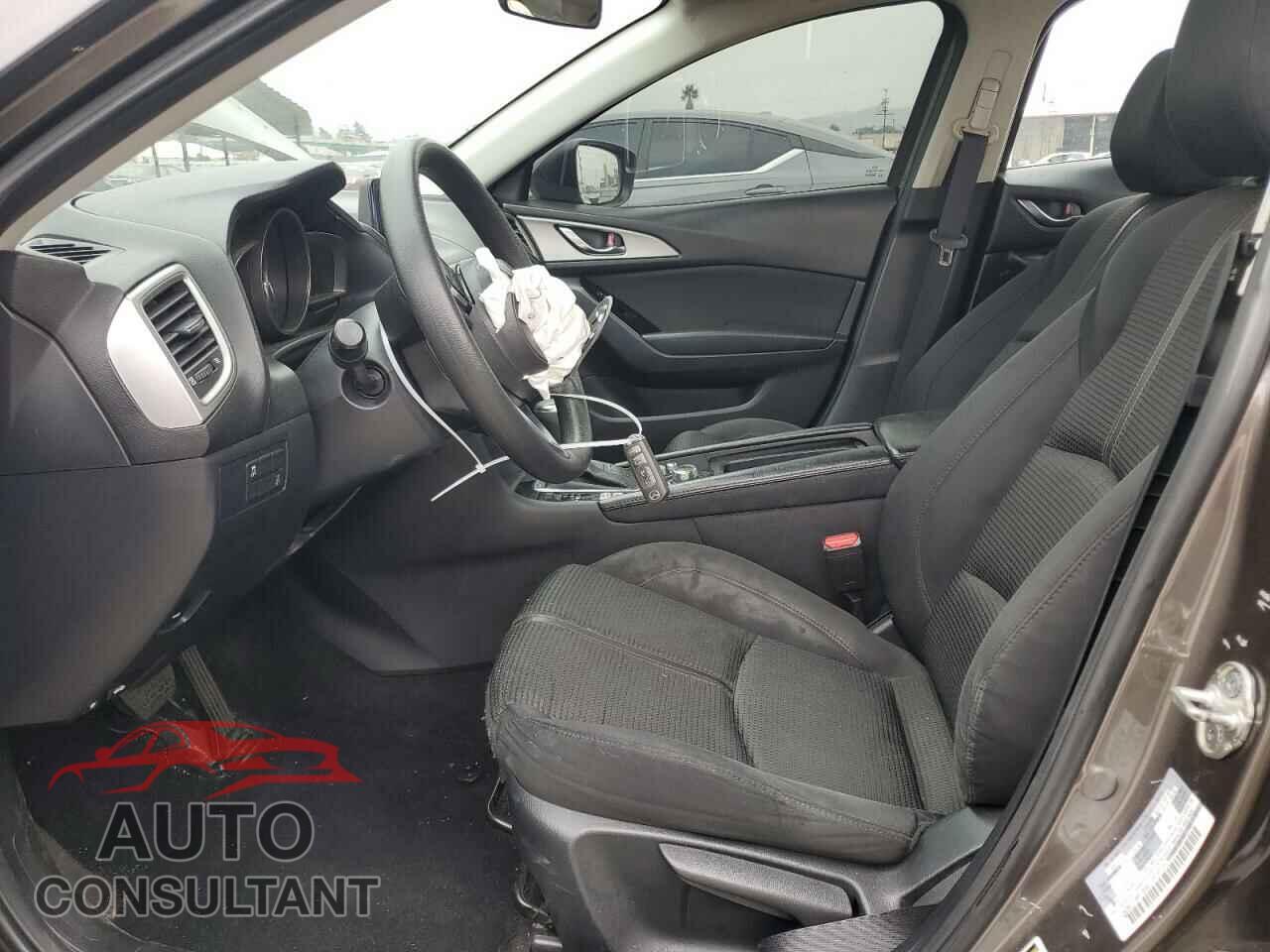 MAZDA 3 2017 - 3MZBN1U73HM108089