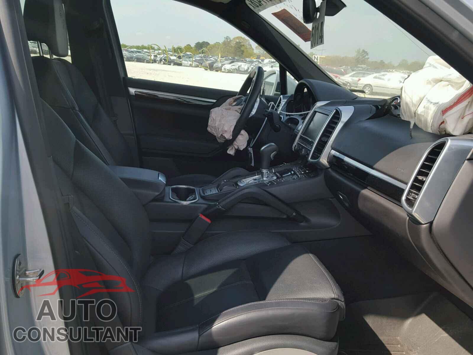 PORSCHE CAYENNE 2016 - WP1AF2A25GKA43714