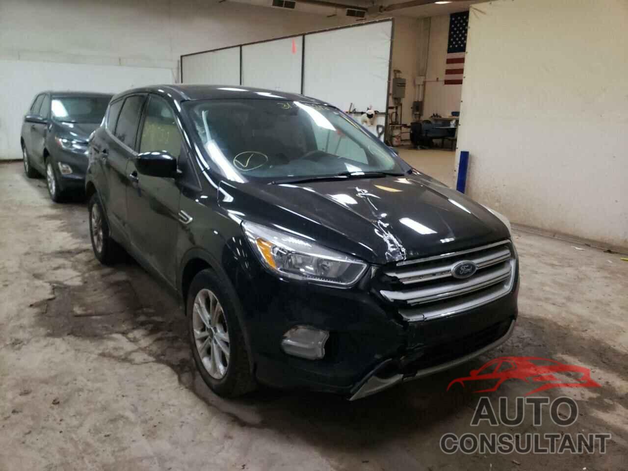 FORD ESCAPE 2017 - 1FMCU0GD3HUC38225