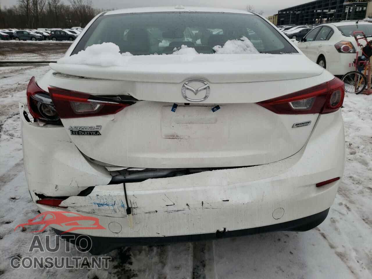 MAZDA 3 2018 - 3MZBN1W38JM171771