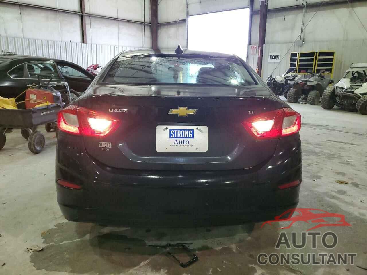 CHEVROLET CRUZE 2017 - 1G1BE5SM2H7131949