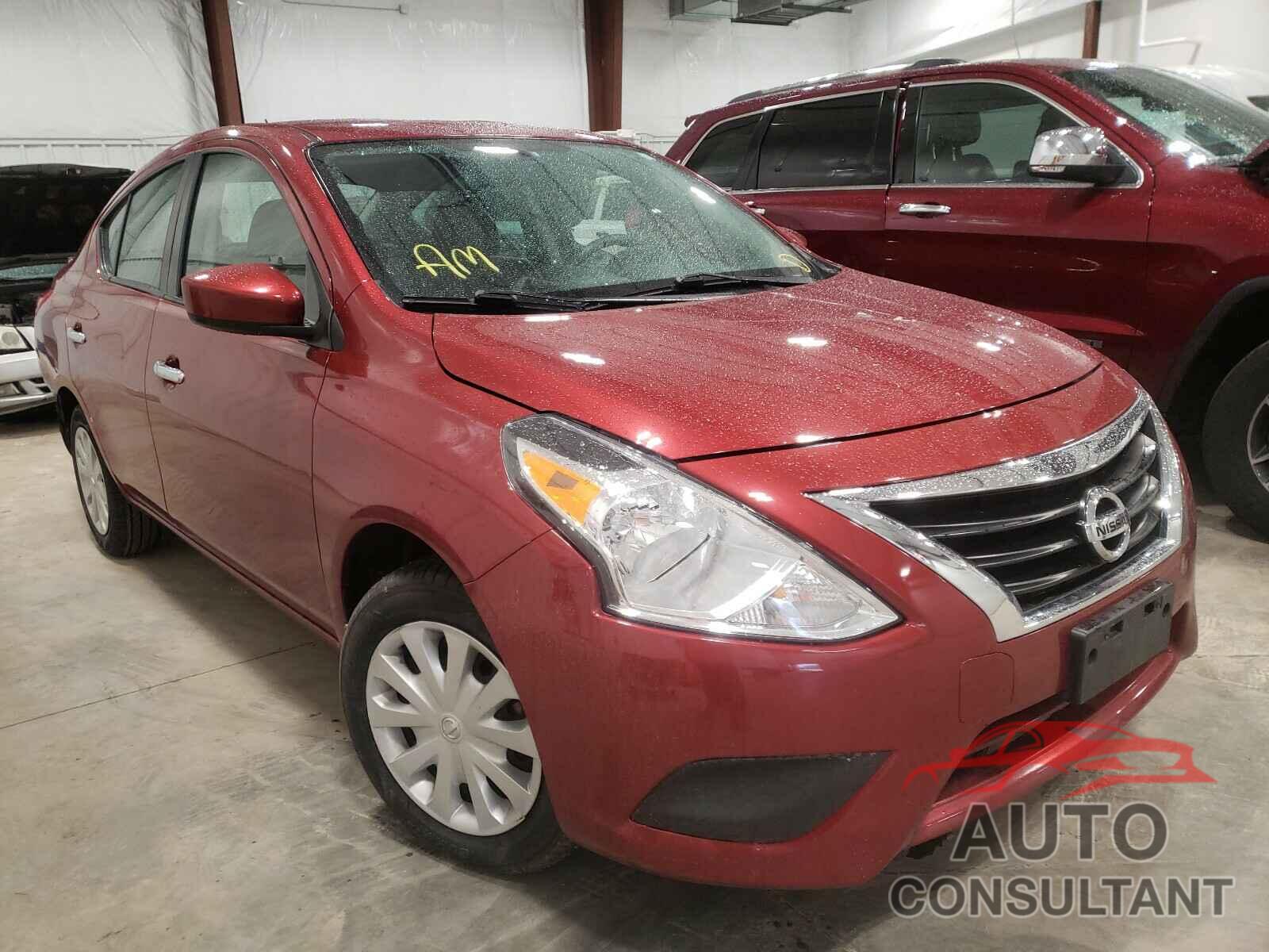 NISSAN VERSA 2018 - 3N1CN7AP8JL807411