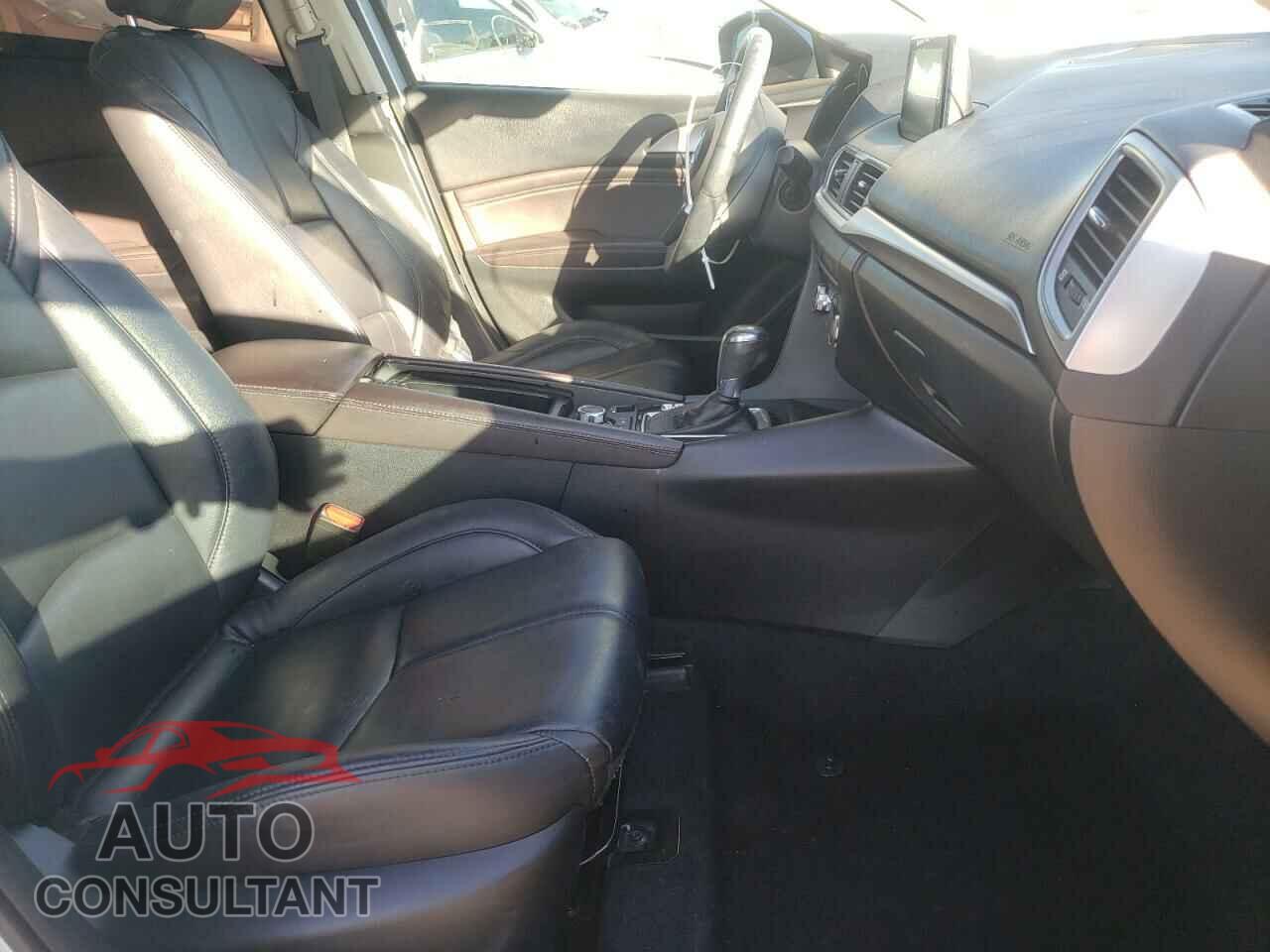MAZDA 3 2018 - 3MZBN1V3XJM206179