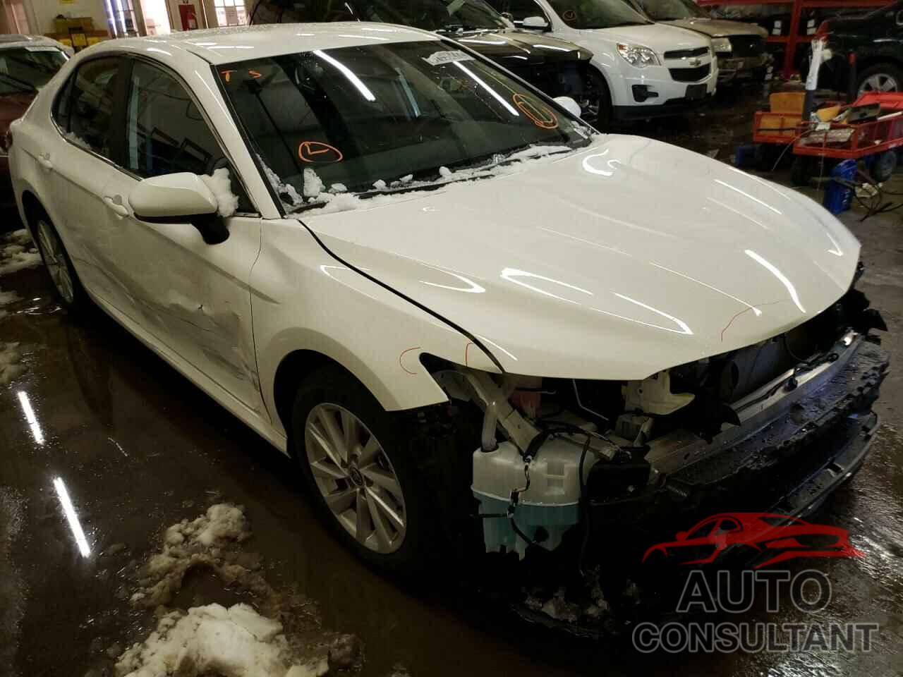TOYOTA CAMRY 2022 - 4T1C11AK1NU666084