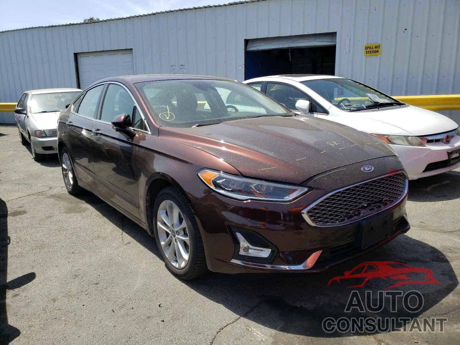 FORD FUSION 2019 - 3FA6P0SU8KR201742