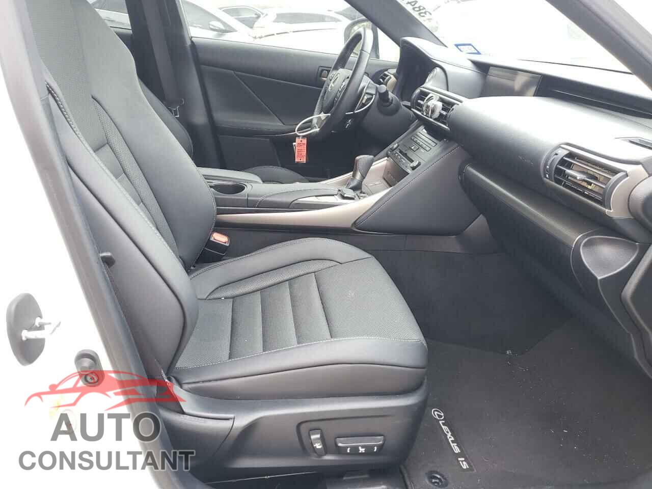 LEXUS IS 2018 - JTHBA1D24J5074094