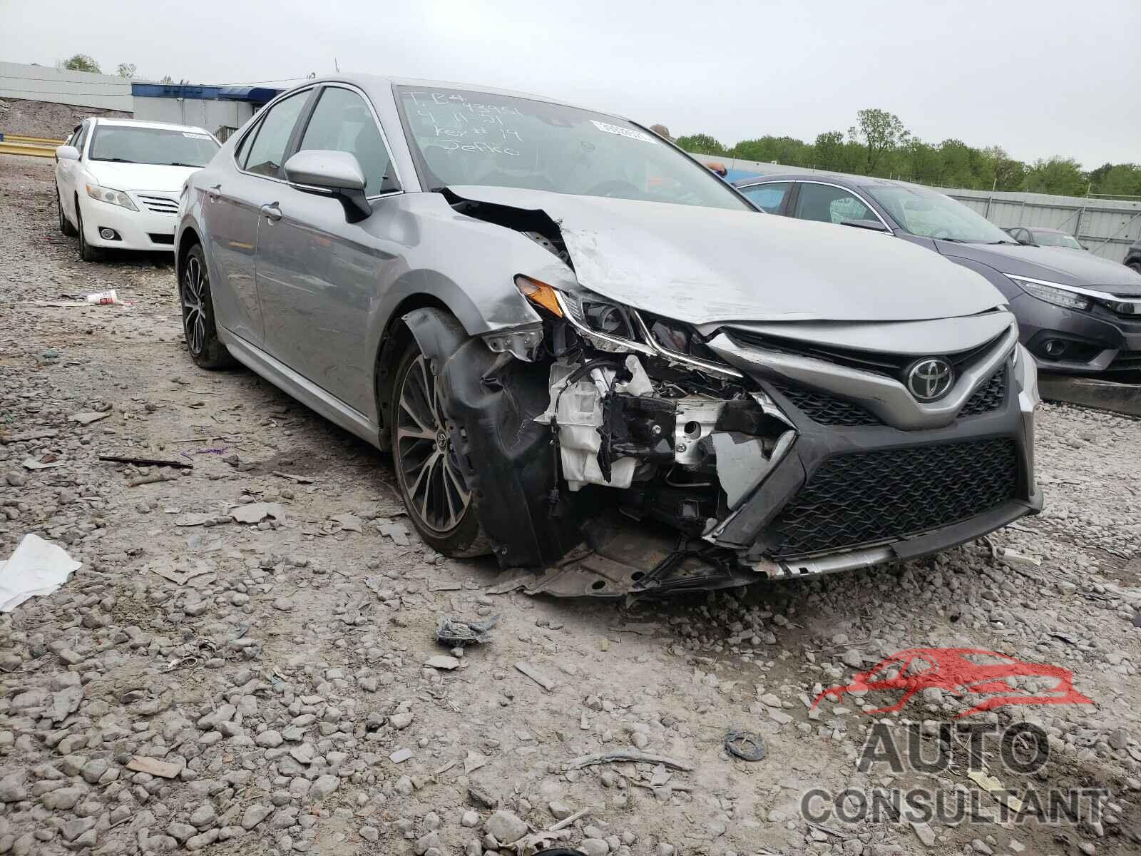 TOYOTA CAMRY 2018 - 4T1B11HK9JU631658