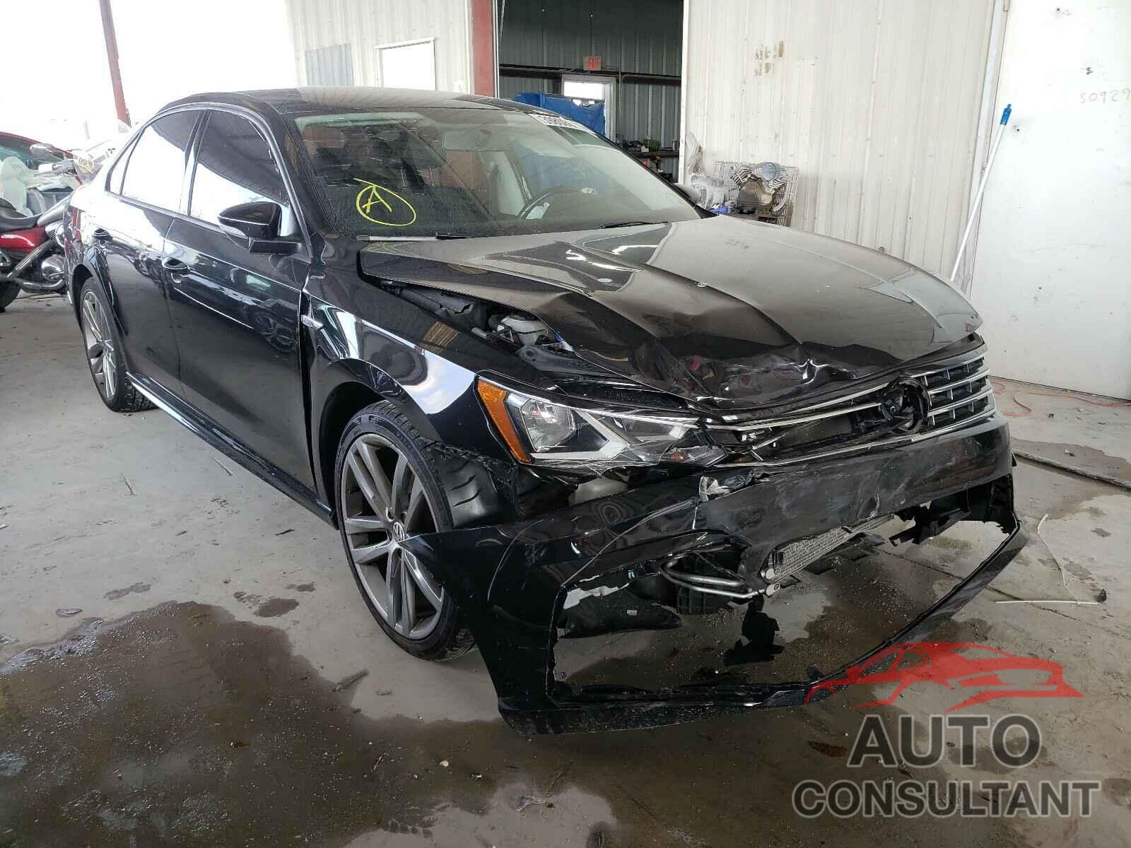 VOLKSWAGEN PASSAT 2018 - 1VWAA7A36JC001749