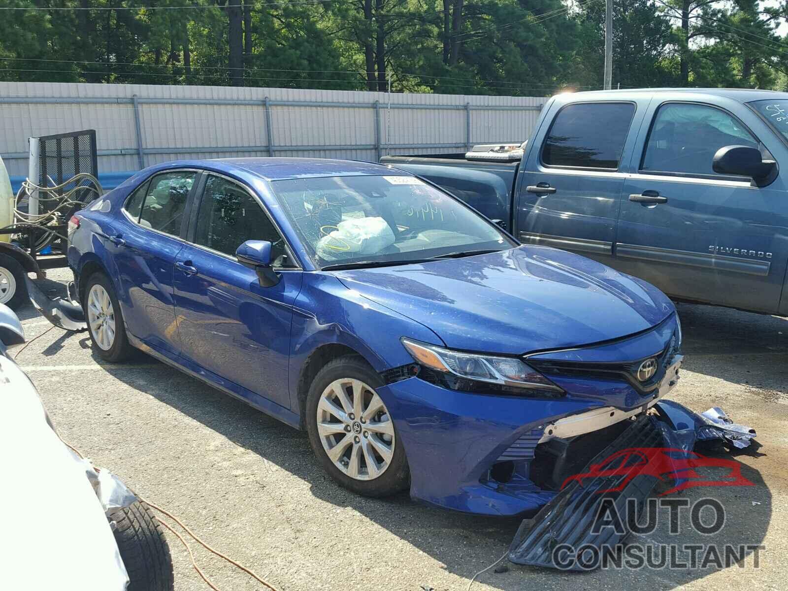 TOYOTA CAMRY 2018 - 4T1B11HK8JU540302