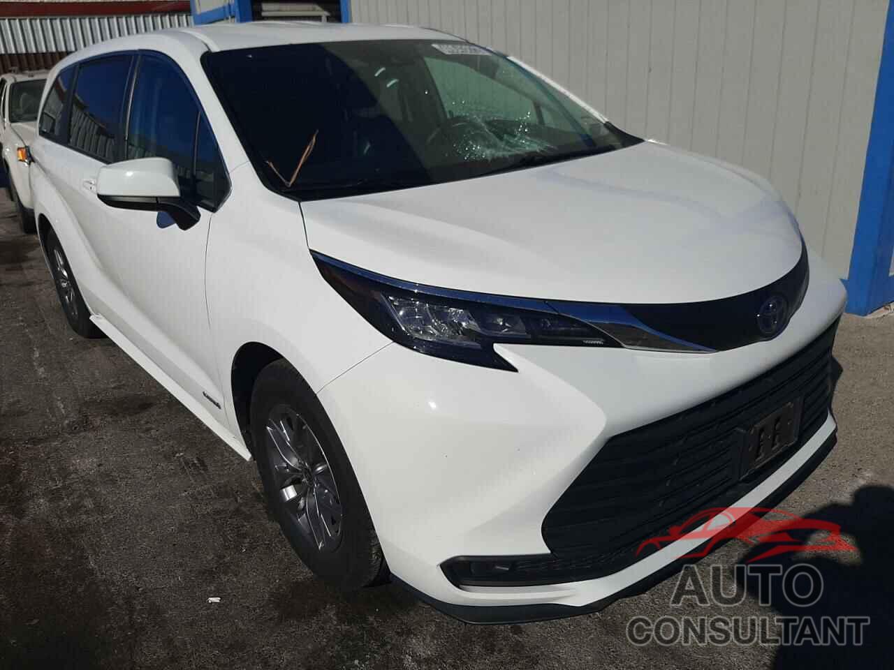 TOYOTA SIENNA 2021 - 5TDKRKEC2MS014840