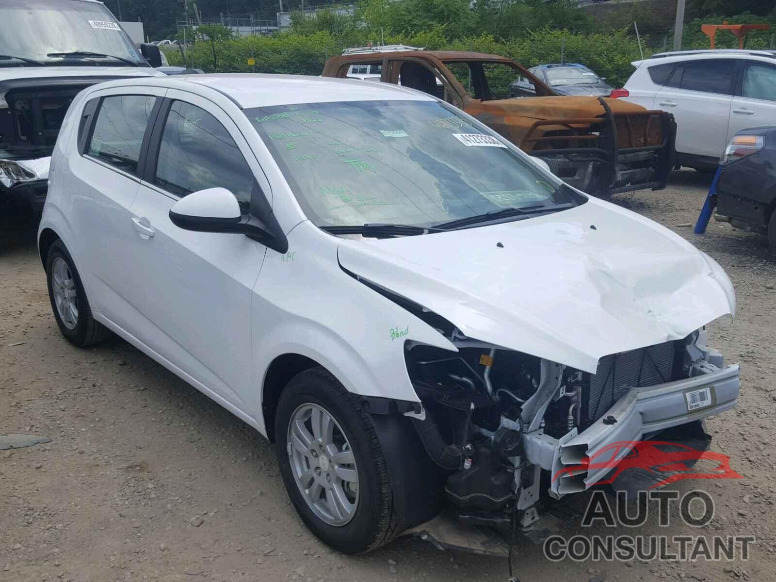 CHEVROLET SONIC 2016 - 1G1JC6SH0G4148274