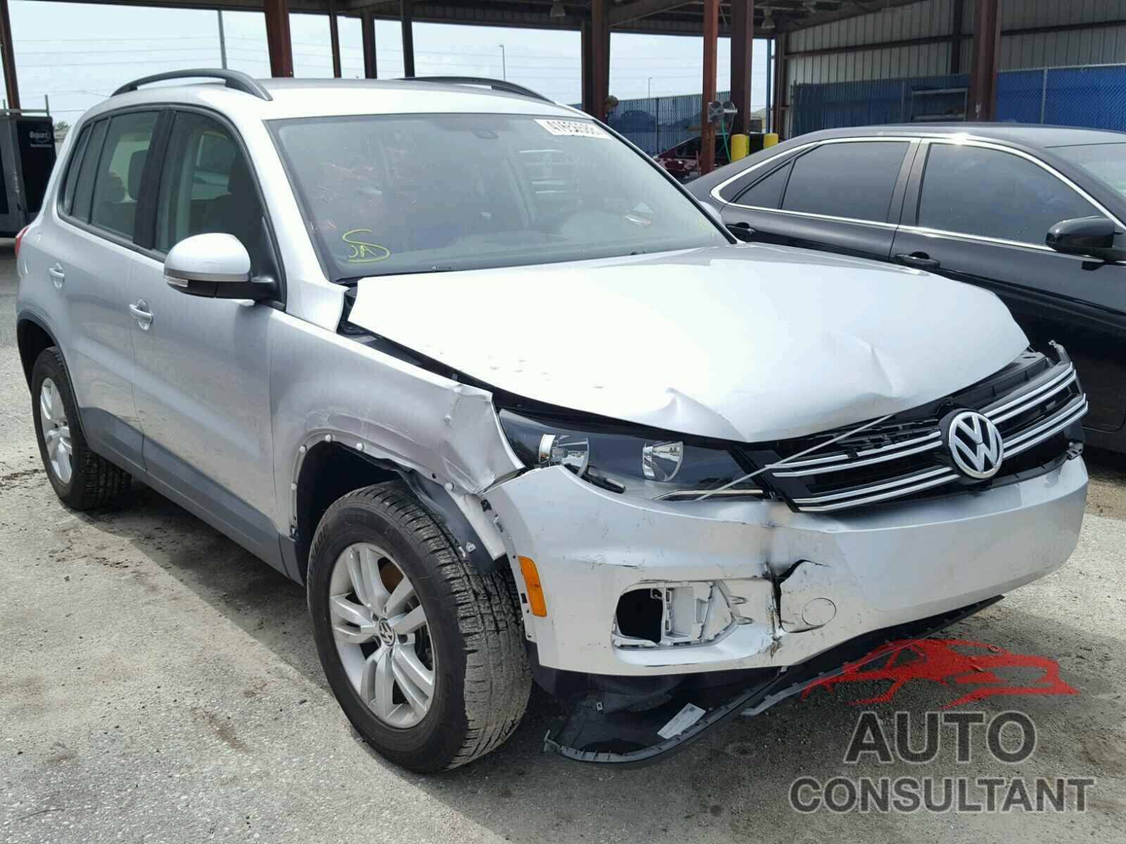 VOLKSWAGEN TIGUAN 2017 - WVGAV7AX8HK024956