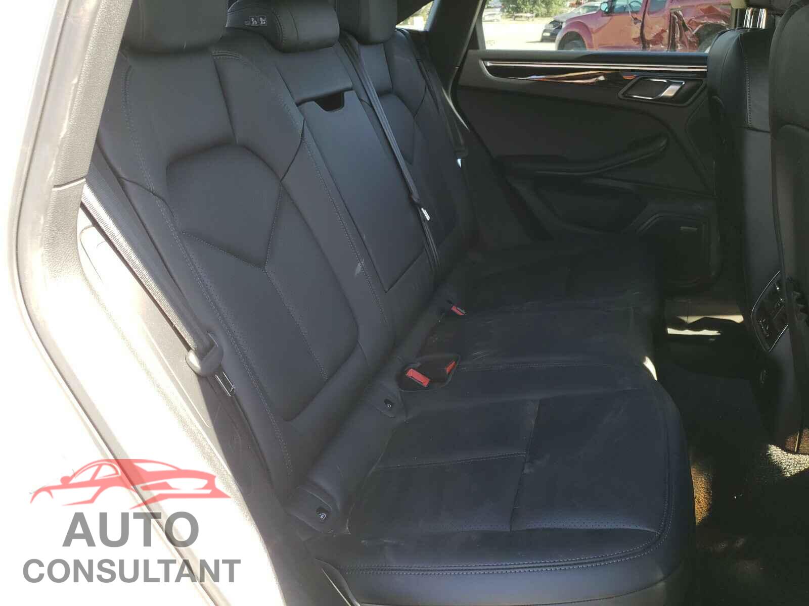 PORSCHE MACAN 2018 - WP1AA2A59JLB02385