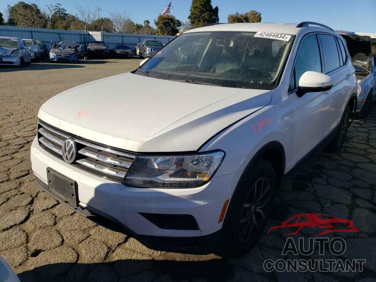 VOLKSWAGEN TIGUAN 2018 - 3VV2B7AX3JM190951