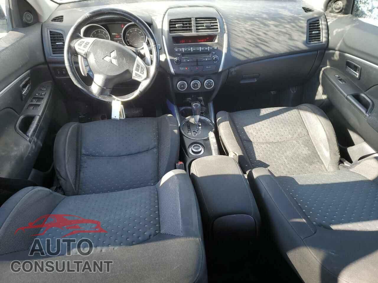 MITSUBISHI OUTLANDER 2011 - JA4AR4AU4BZ009666