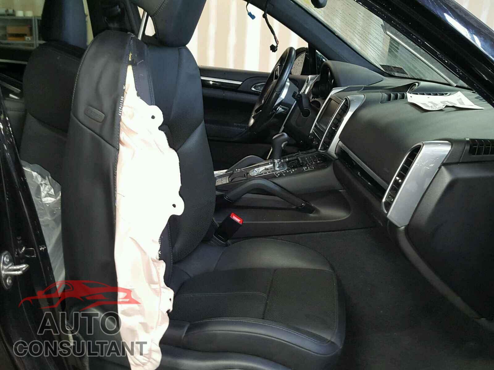 PORSCHE CAYENNE 2016 - WP1AB2A24GLA93980