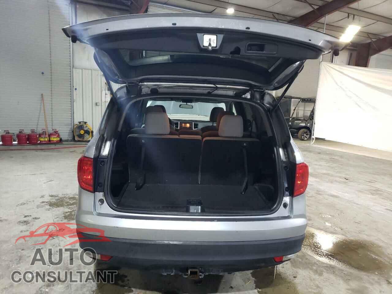 HONDA PILOT 2017 - 5FNYF6H12HB000080