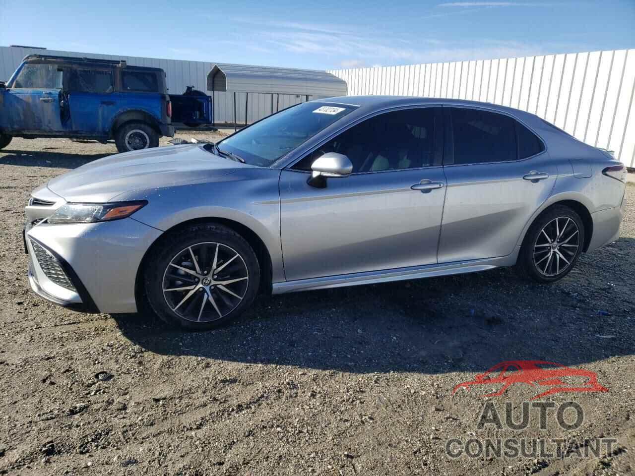TOYOTA CAMRY 2022 - 4T1G11AK0NU618271